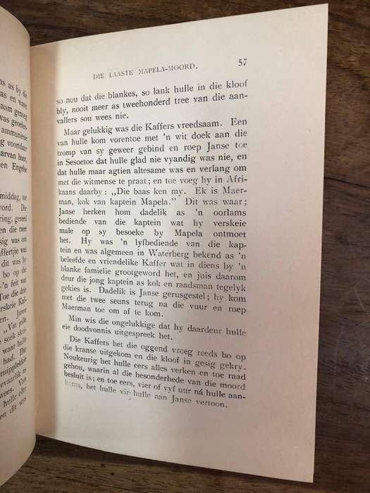 (First Edition) Sketse uit die Lewe van Mens en Dier - Eugene N Marais (Hardcover with no dj)
