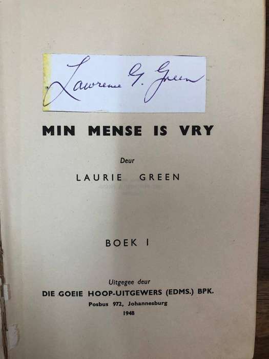 (Signed Copy) Min Mense Is Vry - Laurie Green (Hardcover with dj) Boek 1