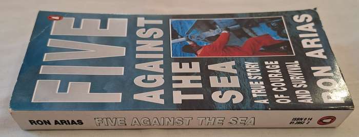 Five Against the Sea - Ron Arias (Paperback)