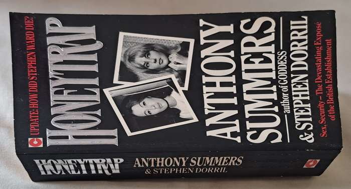 Honeytrap - Anthony Summers & Stephen Dorril (Paperback with no DJ)