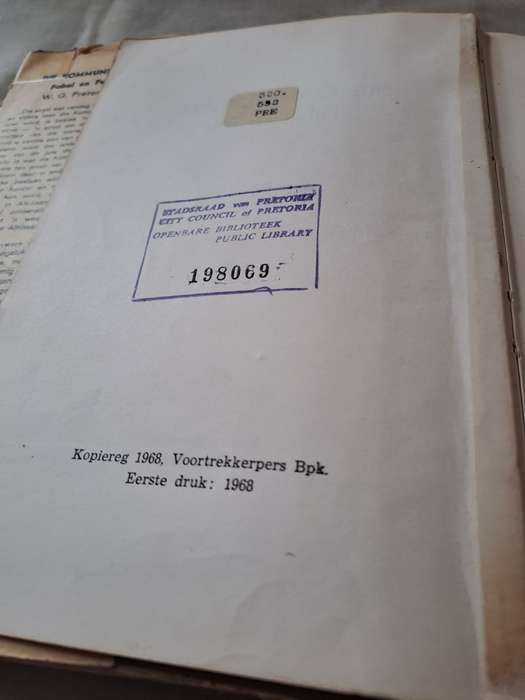 Die Kommunisme Fabel en Feit - W. G. Pretoruis (hard cover with DJ)