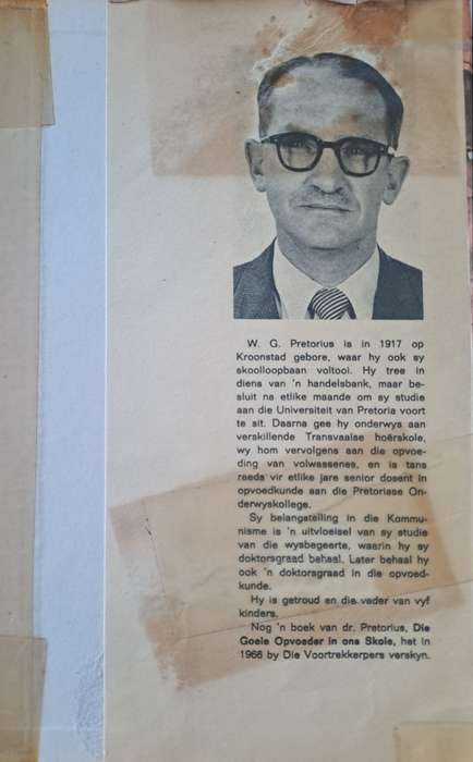 Die Kommunisme Fabel en Feit - W. G. Pretoruis (hard cover with DJ)