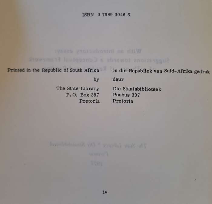 Lees en Lesers - P. C. Coetzee ( hard cover with no dj)