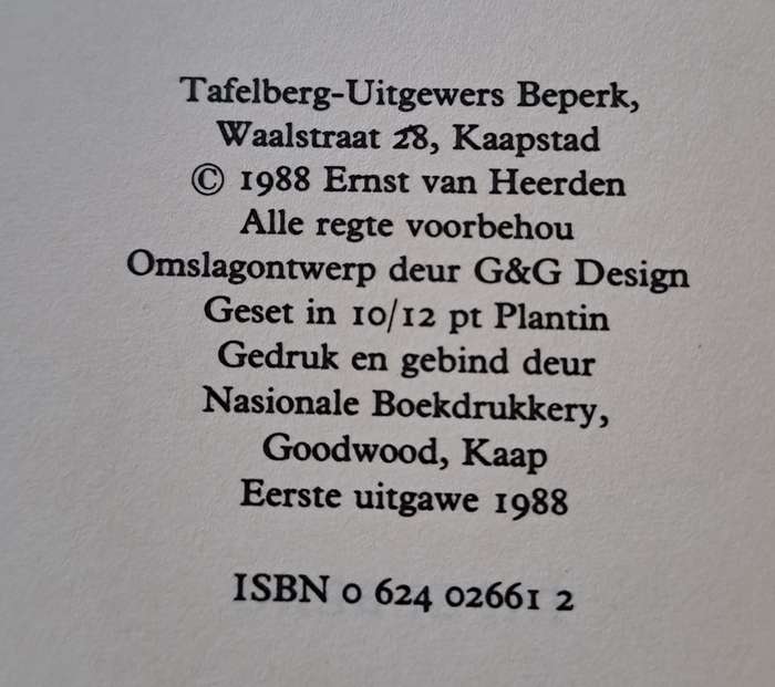 Die Ligtende Trein - Ernst van Heerden (hard cover with dj)
