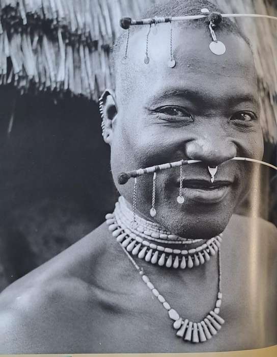 Portraits in Africa - Hector Acebes (hard cover with dj)