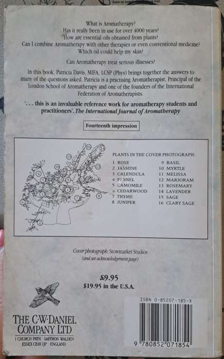 Aromatherapy AN A-Z - Patricia Davis (paperback)