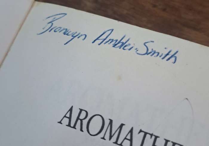 Aromatherapy AN A-Z - Patricia Davis (paperback)