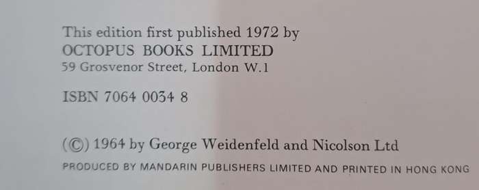Arms and Armour - Vesey Norman (hard cover with dj)