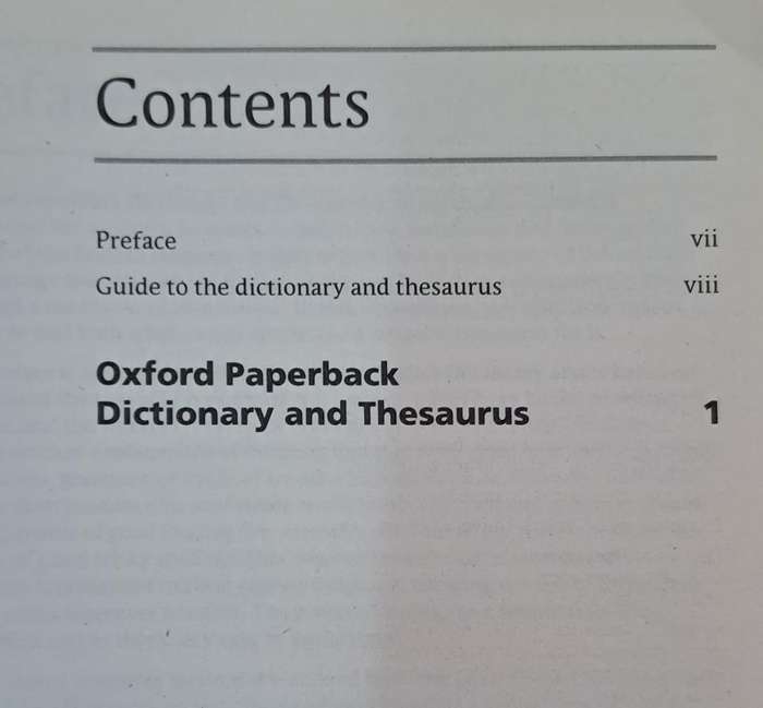 Dictionary & Thesaurus - Oxford (paperback)