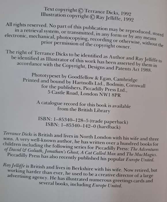 A riot of writers - Terrance Dicks (paperback)