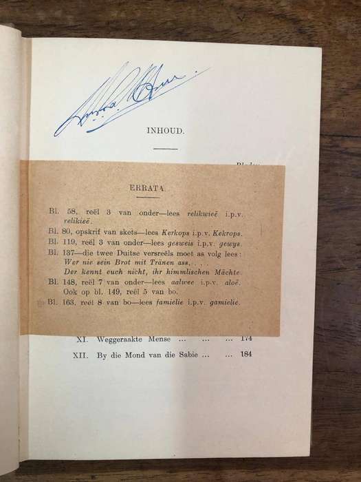 (First Edition) Sketse uit die Lewe van Mens en Dier - Eugene N Marais (Hardcover with no dj)