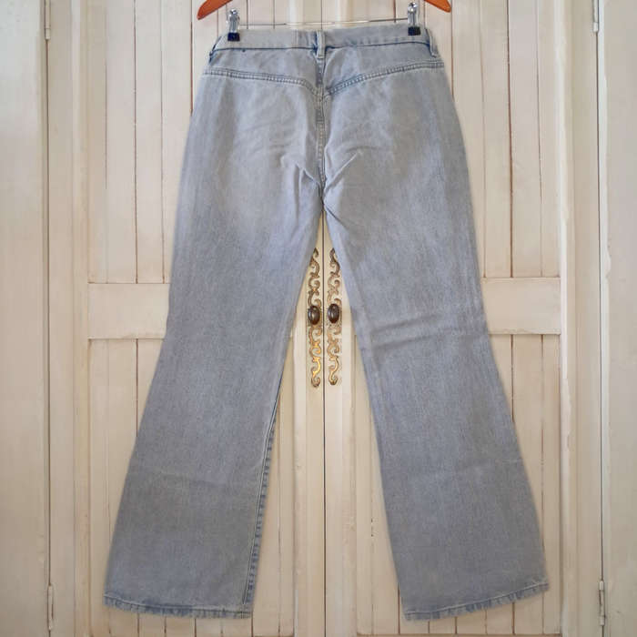 DIESEL LOW-RISE BOOTLEG JEANS W31 - LIGHT WASH