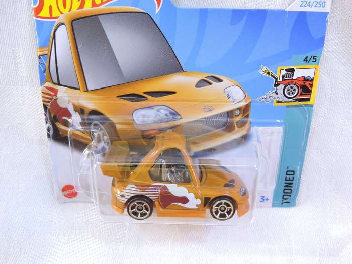 Hot Wheels TOYOTA SUPRA ( Gold )  Tooned