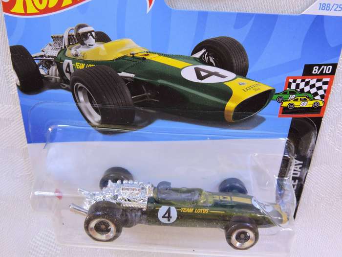Hot Wheels LOTUS TYPE 49  ( Green #4 ) Formula 1 racing car