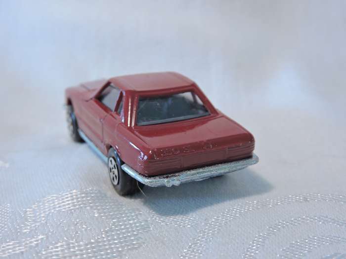 Lintoy MERCEDES BENZ 350SL ( Red ) MINT IN BOX  like Hot Wheels