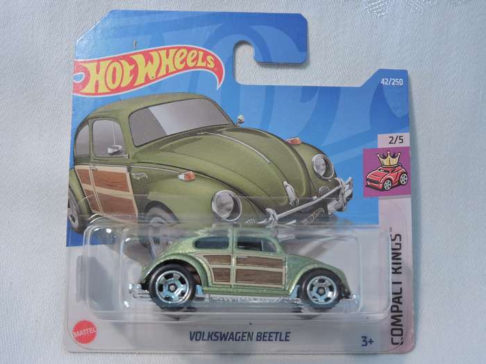 Hot Wheels  VW VOLKSWAGEN BEETLE  ( Green wood panel doors )