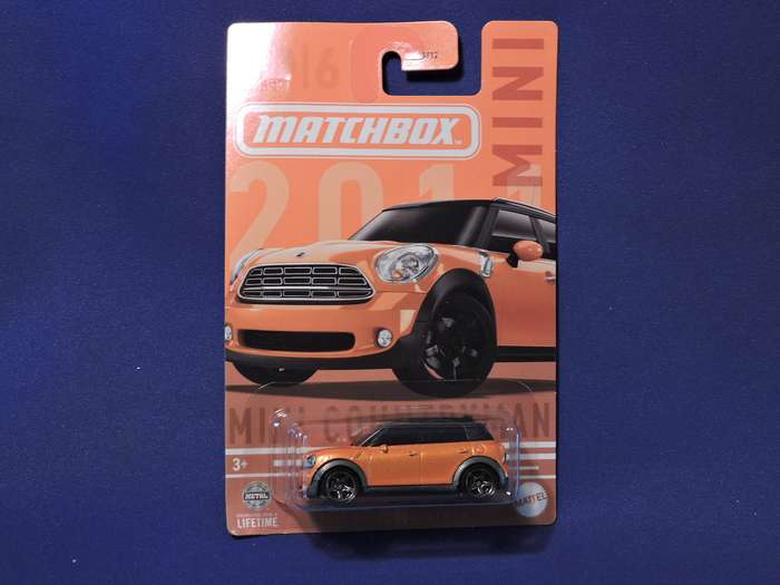 Matchbox MINI COUNTRYMAN ( Orange )  Like Hot Wheels