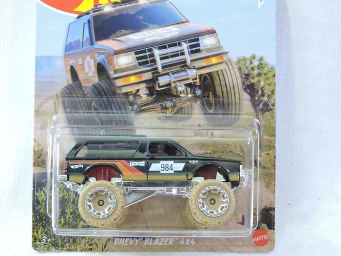 Hot Wheels CHEVY CHEVROLET Blazer 4x4  ( Black #984 )