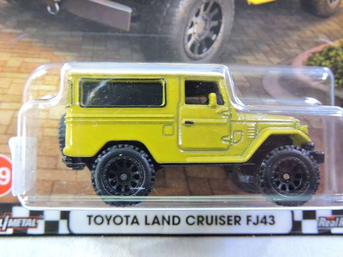 Hot Wheels LAND CRUISER FJ43 ( Boulevard ) HW Premium Full metal Rubber tyres