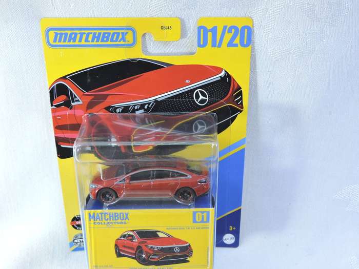 Matchbox MERCEDES BENZ EQS 580 (  Red  MIB ) Like Hot Wheels