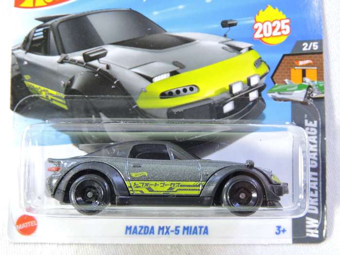 Hot Wheels MAZDA MX-5 MIATA ( Grey with green front)