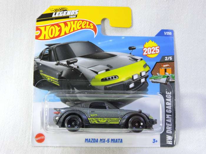 Hot Wheels MAZDA MX-5 MIATA ( Grey with green front)