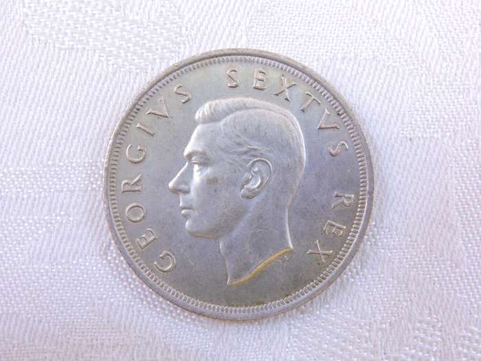 1952 SA Union 5 Shilling Silver coin Crown