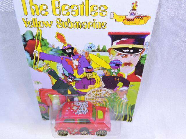 Hot Wheels MORRIS MINI ( The Beatles Yellow Submarine ) Long Card