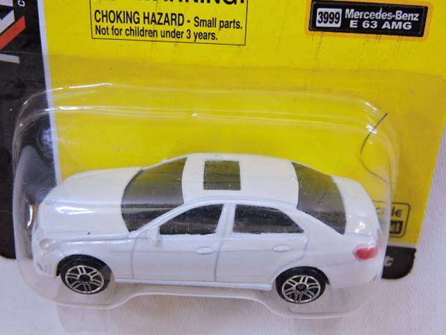 RMZ City MERCEDES BENZ E63 AMG ( White ) Like Hot Wheels