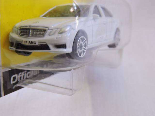RMZ City MERCEDES BENZ E63 AMG ( White ) Like Hot Wheels
