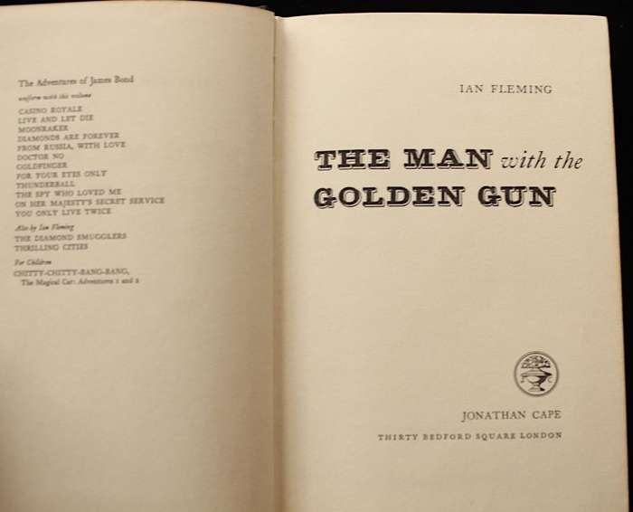 THE MAN WITH THE GOLDEN GUN by Ian Fleming (1965) - VERY GOOD COPY IN UNCLIPPED DJ