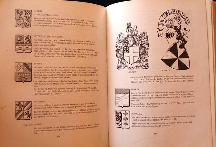 HERALDRY OF SOUTH AFRICAN FAMILIES / COATS OF ARMS, CRESTS, ANCESTRY - C. PAMA (1972)