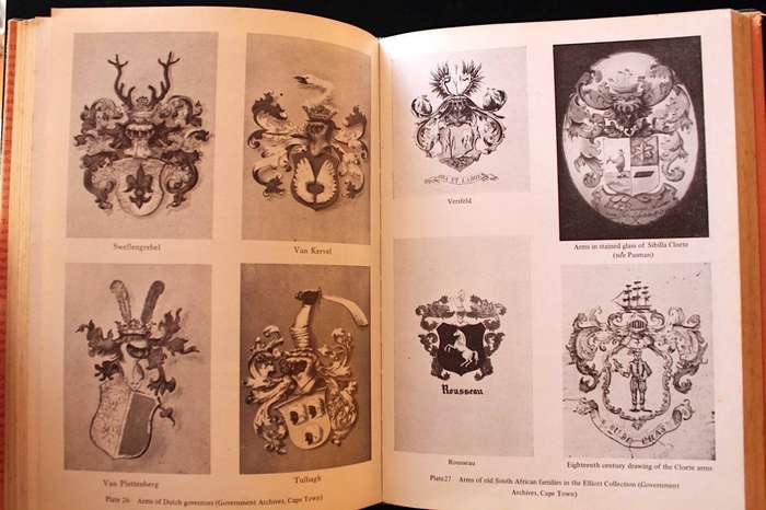 HERALDRY OF SOUTH AFRICAN FAMILIES / COATS OF ARMS, CRESTS, ANCESTRY - C. PAMA (1972)