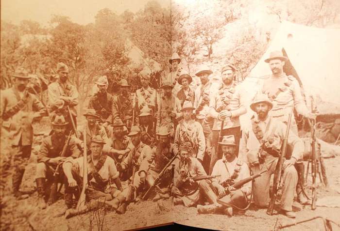 BOER RIFLES AND CARBINES OF THE ANGLO BOER WAR  - RON BESTER (1994) - LIMITED & SIGNED EDITION