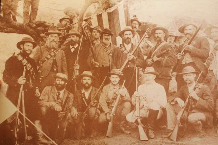 BOER RIFLES AND CARBINES OF THE ANGLO BOER WAR  - RON BESTER (1994) - LIMITED & SIGNED EDITION