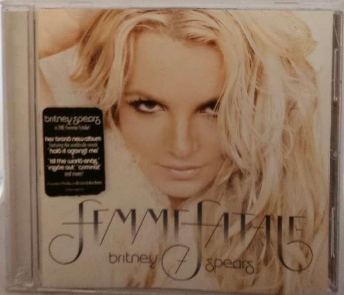 Britney Spears Femme Fatale  (4346)