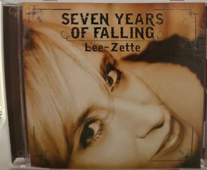 Seven Years of falling Lee-Zette  (3509)