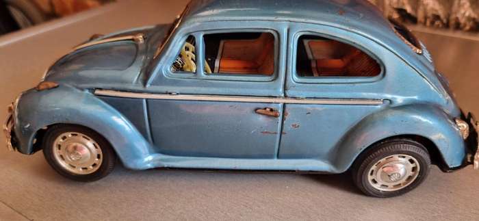 Vintage 1960s Bandai Japan Volkswagen Beetle Tin Toy  Battery Operated Bump-N-Go  WORKING