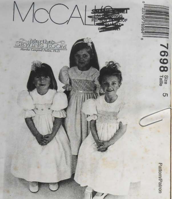 McCALLS 7698 GIRLS SMOCKED DRESS SIZE 5 YEARS COMPLETE-UNCUT-F/FOLDED-NO COVER-ORIGINAL PATTERN
