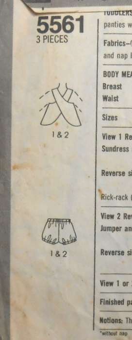 SIMPLICITY 5561 TODDLERS REVERSIBLE SUNDRESS OR PINAFORE & PANTIES SIZE 1 YEAR -COMPLETE