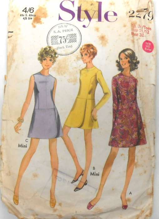 VINTAGE STYLE 2279 DRESS IN 2 LENGTHS SIZE 11/12 BUST 32 COMPLETE