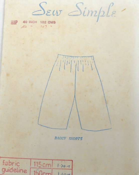 SEW SIMPLE 30 -BAGGY SHORTS SIZE 40 OR 102 CM -COMPLETE