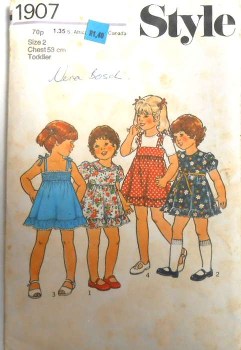 STYLE 1907 TODDLERS DRESS OR PINAFORE SIZE 2 YEAR CHEST 53 CM COMPLETE