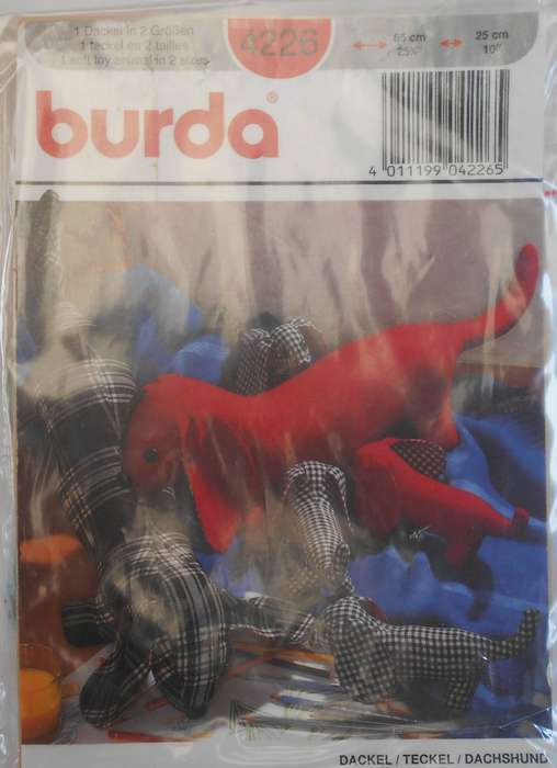 BURDA 4226 DASHUND DOGS IN TWO SIZE COMPLETE-ZIPLOC