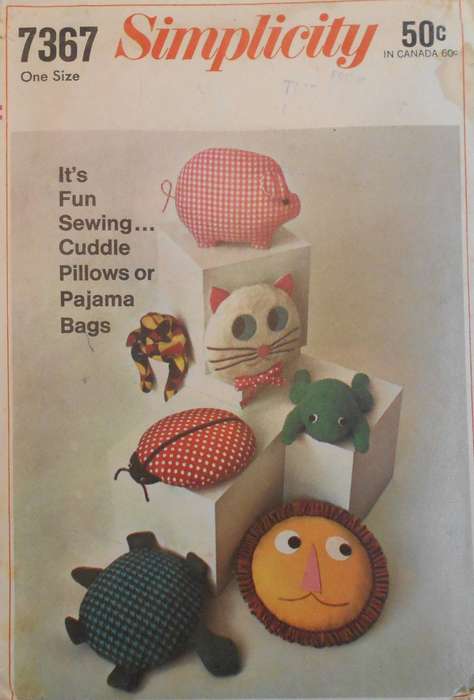 SIMPLICITY 7367 CUDDLE PILLOWS OR PJ BAGS -ONE SIZE COMPLETE-PART CUT