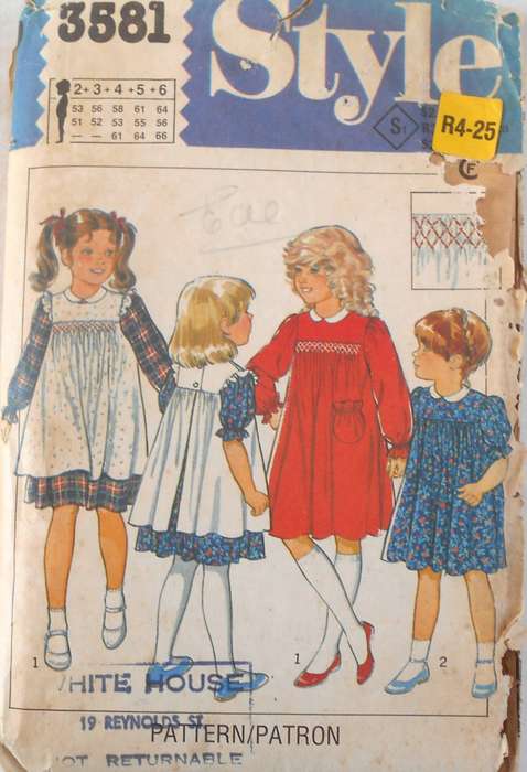 STYLE 3581 GIRLS DRESS & PINAFORE WITH SMOCKING SIZE 2-3-4-5-6 YEARS COMPLETE CUT TO 6 YEARS