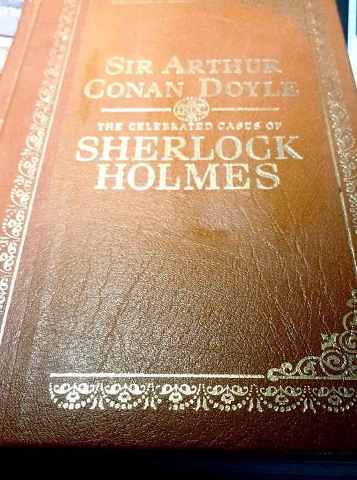 SIR ARTHUR CONAN DOYLE: THE CELEBRATED CASES OF SHERLOCK HOLMES