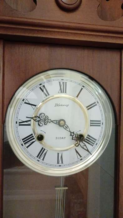 31 Day Wall Clock with Chimes