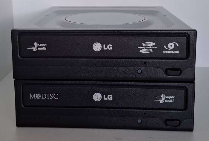 Set Of 2 LG Cd DVD Super Multiwriters