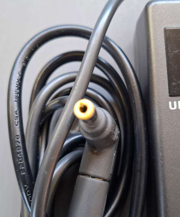 Powerserve Universal AC & DC Adaptor 8.4 24V 6A (max) 90W